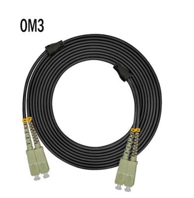 Multimode Glasfaserpatchkabel mit anpassbarer Länge und geringem Einfügungsverlust von &lt; 0,3 dB