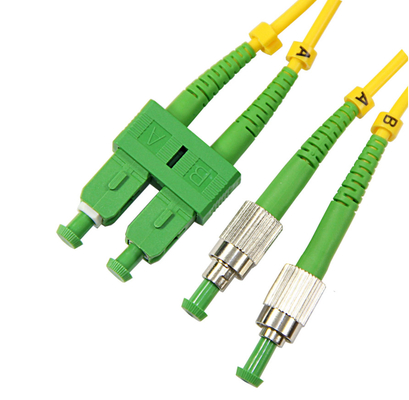 Telekommunikationstechnisches Glasfaserpatchkabel mit PVC/LSZH-Jackett mit 3,0 mm Durchmesser und geringem Einfügungsverlust