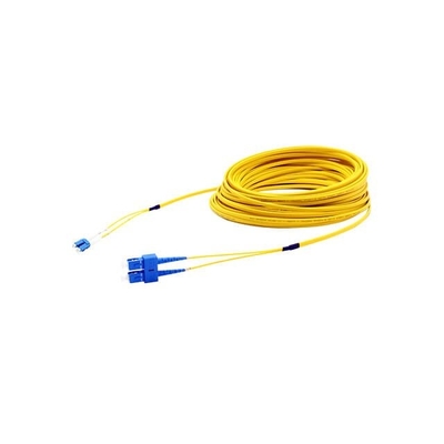 Telekommunikationstechnische Glasfaser-Patchcord mit < 0,3 dB Verlust UPC/APC Polierblau/Beige Verbindungskleur