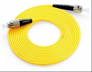 LSZH/PVC/PU Jacket Material FC-ST Patch Cord mit hoher Temperaturstabilität und ≤0,3 dB Einsetzverlust