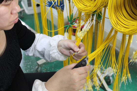 SC/APC-SC/APC Simplex-Patchkabel mit geringem Einfügedämpfung, hohem Rückflussdämpfung und kundenspezifischer Länge