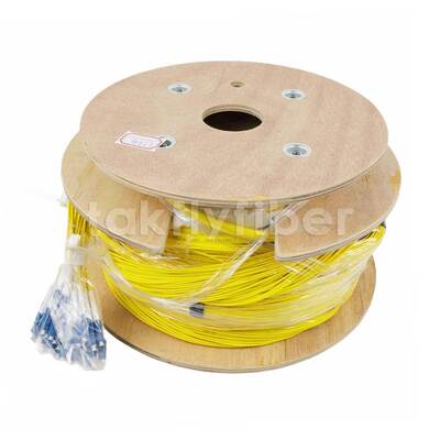 48 Kerne G657A OS2 Vorbeigeschaltetes Breakout-Fiber-Patch-Kabel für Hochdichte-Konnektivität