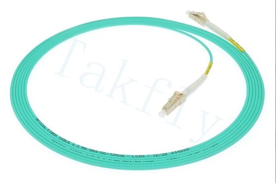 LC-LC-Glasfaser-Patchkabel mit Plug-and-Play-Verbindung mit hoher Dichte und geringer Einfügungsdämpfung für zuverlässige Netzwerke