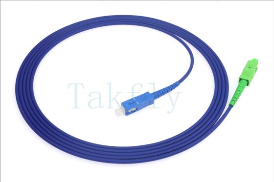 Gepanzerte Faser-Patch-Kabel. Edelstahlröhre und Kevlar verstärkt. Biegeunempfindlich für FTTH, Rechenzentrum und industrielle Netzwerke.