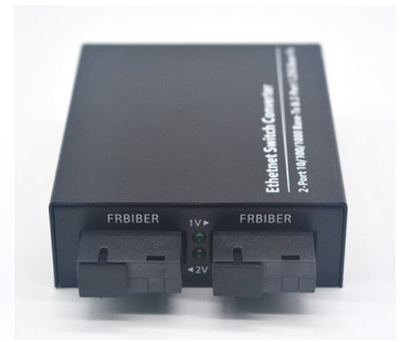 SC Single-Fiber 10/100/1000M mit 2 RJ45-Ports Base-T zu 100 Base-X verwalteter Medienkonverter