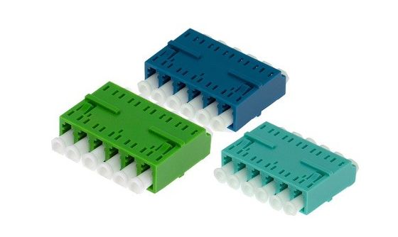 6 Möglichkeiten LC UPC Millimeter in mehreren Betriebsarten mit angeflanschtem Faser-optischem Adapter im Netz oder in Data Center