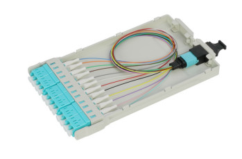 Gleitendes Design MTP/MPO-Kassetten-Management-Panel für Kabeldurchmesser 0,9 / 2,0 / 3,0 mm -40 °C bis 80 °C Temperaturbereich